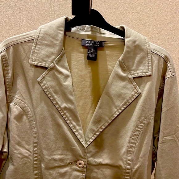 NWOT, “MOTTO”, Size XL, Woman’s Blazer. Color - Khaki. - Picture 3 of 8